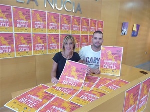 Gabix y María Jesús Jumilla, concejala de Juventud, durante la presentación del evento