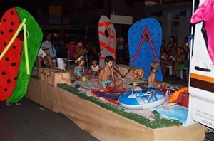 Chanclas y playa en pleno centro de La Nucía