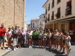 acto ha sido presidido por el alcalde de La Nucía, Bernabé Cano, junto a los miembros de la corporación municipal y la reina y las damas de las fiestas