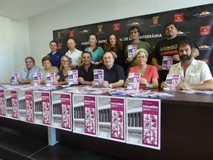 Presentación de las 15 Escuelas Culturales de l'Auditori con sus directores, Pedro Lloret, concejal de Cultura y Bernabé Cano, alcalde de La Nucía