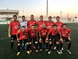 Alineación del C.F. La Nucía anoche en Novelda