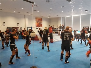 La expedición holandesa entrenó en la sala ring del Pabellón Municipal Camilo Cano