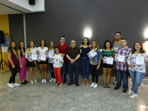 Todos los premiados en este certamen fotográfico junto a Àngela Company, reina de las Fiestas 2017 y su corte de honor y autoridades