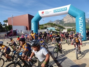 Salida del Día de la Bici en 2017, desde auditori de Les Nits