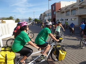 Bicis de todo tipo participan en esta pedalada popular