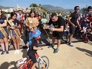 Todos los participantes de la XVIII Gincana Ciclista recibieron su medalla