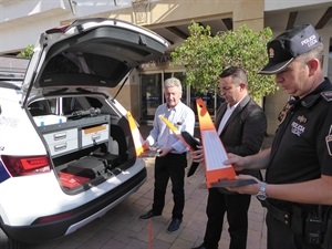 El nuevo coche de la Policía Local viene totalmente equipado