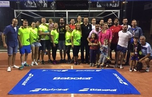 Los ganadores y subcampeones de cada categoría junto a Álex González, Padelpoint La Nucía y Sergio Villalba, concejal de Deportes