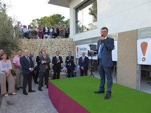 Erik de Haan, gerente del Centro de Negocios Holandeses durante su intervención