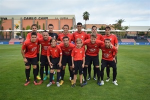 Alineación del CF La Nucía ante el Elche Ilicitano ayer en el Camilo Cano