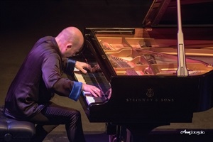 Isaac Itsván Székely en un concierto anterior en l'Auditori de La Nucía