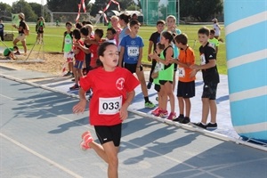 La nuciera Celia Rouco entró primera a meta en categoría alevín