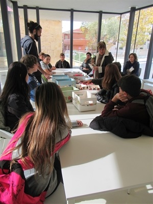 El taller intergeneracional se desarrolló en el Centro de la 3ª Edad La Casilla