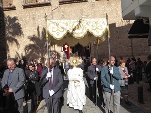 La procesión de Santíssim ha contado con la colaboración dels Majorals 2017- Penya l'Afalak-Rebels