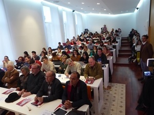 El Aula Magna de la Seu de La Nucía llena durante la apertura del curso