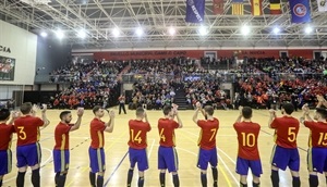 Más de 2.500 personas llenaron el Pabellón Camilo Cano de La Nucía