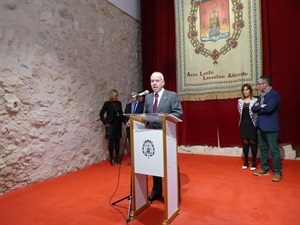 Antonio Cascales, vicepte. Fed. Española de Tenis, recogió el premio en nombre de Juan Carlos Ferrero