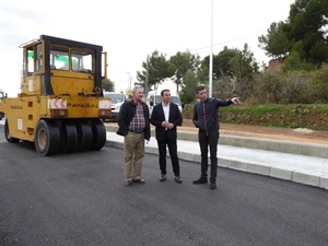 El objetivo de las mejoras es la mejor solución para la seguridad vial de los escolares, del autobús y de los vecinos de la Urbanización.