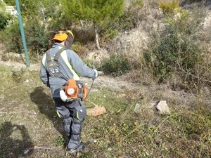 El trabajo realizado por los peones contratados repercutirá en la Protección de incendios en parcelas municipales