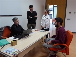 Eva Naranjo, concejala de Comercio, junto a Miguel Ángel Ivorra, concejal de Urbanismo en una visita a la OMIC