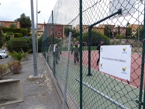 El objetivo de Plan Anual de Mantenimiento y Mejora de Pista Deportivas en las Urbanizaciones es mejorar la seguridad de estas infraestructuras deportivas,