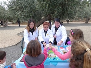 Mesas informativos de la Agencia Valenciana de Salud en el CEM Captivador