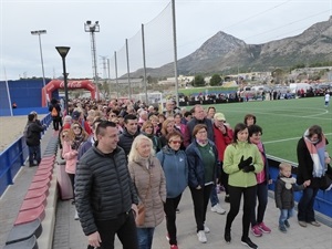 La Marcha contra el Cáncer fue encabezada por Lina Cano, pta AECC La Nucía, María Botella, pta. Anémona, Beatriz Pérez-Hickman, 2º Teniente alcalde y los ediles Sergio Villalba, Pepe Cano, Miguel Ángel Ivorra, Mª Jesús Jumilla, Bart Gommans y Gemma Márquez