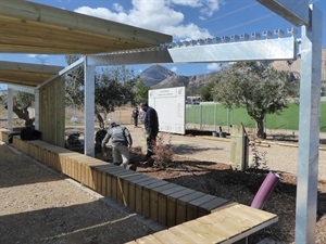 Esta nueva instalación deportiva está dotada de pérgolas y bancos para el descanso de los ciclistas