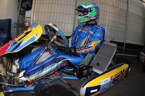 El piloto nuciero Carlos Saval en su kart