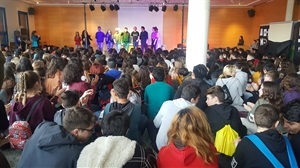 Actuación de uno de los grupos de Rap hoy en el centre juvenil