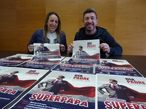 Juan A. Montiel, pte. AECNU y Eva Naranjo, concejala de Comercio en la presentación de la Campaña del Día del Padre