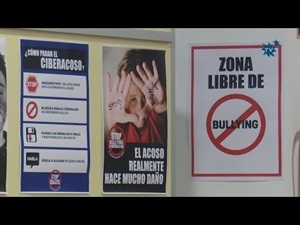 Cartelería contra el Cyberbullying que se distribuye periódicamente por los centros educativos