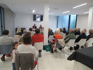 La presentación se realizó en la Sala de conferencias del Centro de la 3ª Edad La Casilla