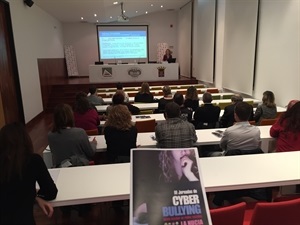 LAs III Jornadas contra el Ceyberbullying comenzaron ayer con la conferencia "Bullying y Ciberbullying"