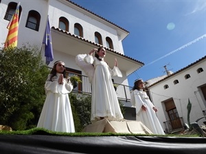 Irene Avellá Lorite ha sido la niña encargada de recitar l'Ambaixà en 2018 en La Nucía