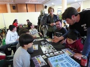 Muchos jóvenes se iniciaron a los juegos de mesa y rol en esta cuarta edición