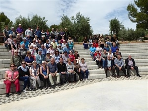 Foto de hermandad en esta V Jornada de Convivencia en el CEM Captivador