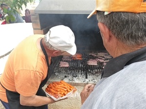 La comida de hermandad ha sido elaborada por voluntarios de la 3ª Edad