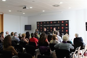 Conferencia sobre Federico García Lorca impartida por Eduardo Ruíz Baena