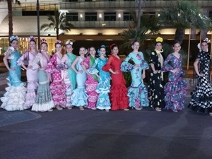 Las bailarinas nucieras de sevillanas en la Gala de Danza Amateur del Benidorm Palace