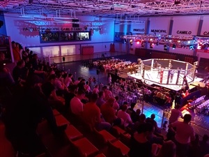 Numeroso público contempló en directo este World Fight Tour en el Pabellón de La Nucía