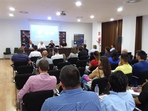 Bernabé Cano, alcalde de La Nucía, durante su ponencia en en la Jornada de la UPV en La Nucía