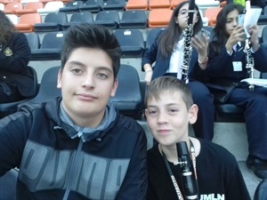 Dos clarinetes nucieros que participaron en los records Guiness en Mestalla