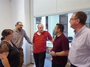 Los técnicos de la embajada de Holanda junto a cónsul Eric Durieux, Bernabé Cano, alcalde de La Nucía y Bart Gommans, concejal Residentes Extranjeros.