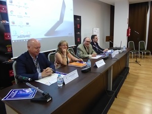 Enrique Herrero, vicerrector de Estudios y Formación de la UA, Ángeles Sirvent,  directora de la Escuela de de Doctorado de la UA  (EDUA), Vicent Martines, director de la Seu Universitària de La Nucia y Pedro Lloret, primer teniente alcalde de La Nucía