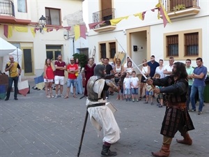 Este año como novedad hay un campamento medieval con combates de caballeros