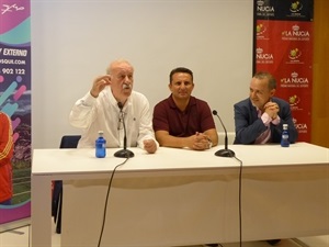 Charla de Vicente del Bosque a los alumnos del Campus