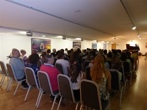 El acto, al que asistió un centenar de personas, fue presentado por Francesc Sempere, director de l'Auditori