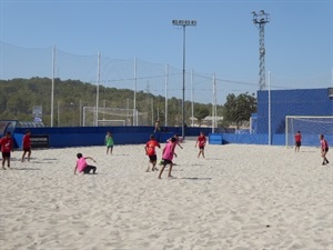 Los campers realizan actividades de todo tipo en la Ciutat Esportiva Camilo Cano