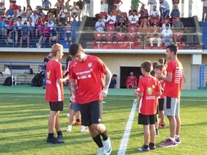 Durante el amistoso, se presentaron los nuevos fichajes